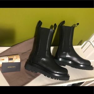 Bottega Veneta Lug Boots in Nero